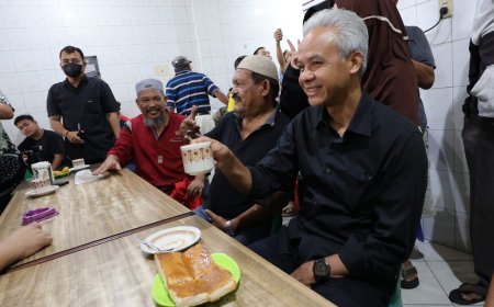 Sambil Nikmati Kopi, Ganjar Serap Aspirasi dan Keluhan Masyarakat