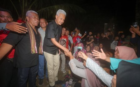 Meski Hujan, Warga Kulon Progo Antusias Sambut Blusukan dan Diskusi Bareng Ganjar Pranowo