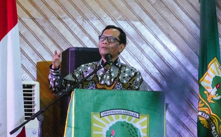 Kuliah Umum Di Unand Mahfud Bicara Penegakan Hukum dan Pemilu Jurdil