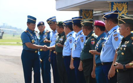 Darma Bakti Super Tucano Panglima TNI didampingi Kasau Kunjungi Lanud Abd. Saleh