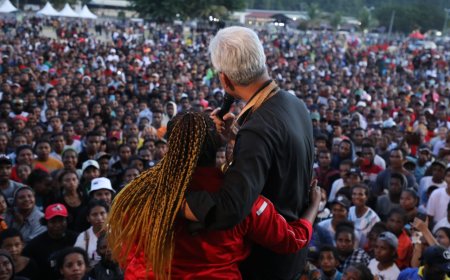 Ganjar Dapat Kejutan Bertemu dengan Selviana, Mahasiswa Papua yang Dibantu untuk Selesaikan Pascasarjana