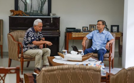 Ganjar Bertemu Mantan Wapres Boediono, Bahas Ekonomi dan Kepemimpinan