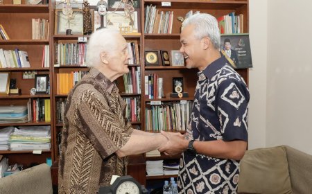 Ganjar Bertemu Romo Magnis, Bahas Moral Bangsa hingga Rakyat Kecil yang Suaranya Tak Didengar