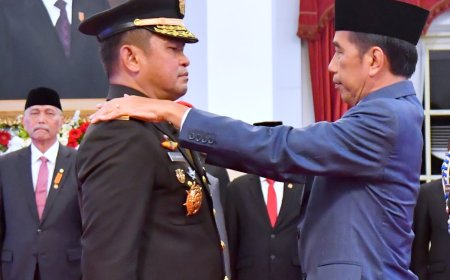 Sah!! Bintang Empat Dipundak, Presiden Joko Widodo Lantik Maruli Simanjuntak sebagai KSAD di Istana Negara