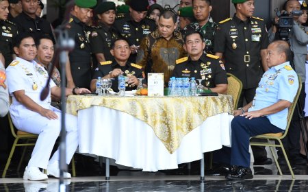 Wakasau Hadiri Upacara Sertijab Kasad Di Mabes AD Jakarta Pusat