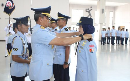 Penerbang Helikopter Colibri TNI Angkatan Udara Mayor Pnb Fariana Dewi Djakaria Putri Jabat Danlanud Sukani Majalengka