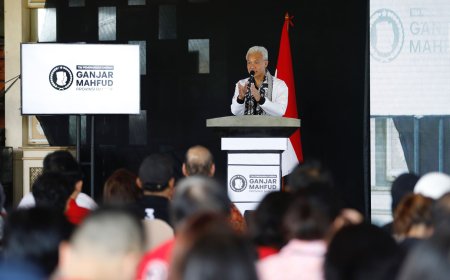 Baliho Paslon 3 Dicopot di Berbagai Daerah, Ganjar Ajak Relawan Gencar Kampanye Door-to- Door