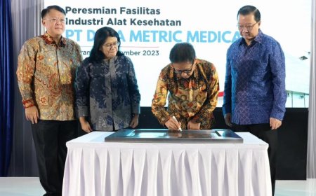 Menkes Budi Gunadi Sadikin Resmikan Fasilitas Industri Alat Kesehatan di Cikarang