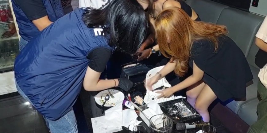 Bareskrim Razia Fox Club KTV di Bandung, 9 Orang Diamankan