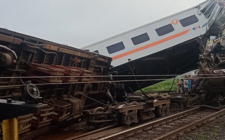 KA Turangga dan KA Bandung Raya Tabrakan di Cilacengka, Korban dilarikan ke RS