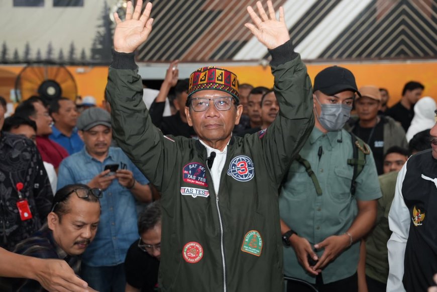 Plong, Setelah 3,5 Bulan Mahfud Gamang Saat Memasuki Gedung Kemenko Polhukam