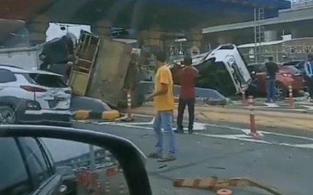 5 Kendaraan Terlibat Kecelakaan Beruntun Di GT Halim Utama