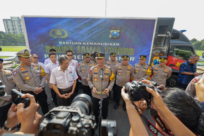 Polda Jatim Serahkan 50.789 Paket Bantuan Untuk Warga Terdampak Banjir Jateng