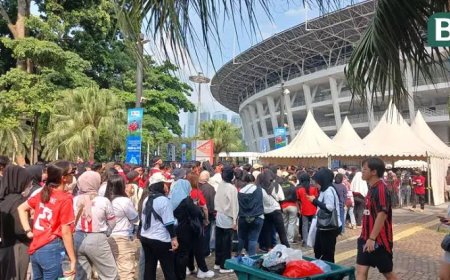 SUGBK 'Memerah' Dipadati Suporter Indonesia