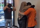 Bikin Mewek, Alasan Humanis Brigpol Taufiq Lepas Borgol Tersangka Saat Dijenguk Anak
