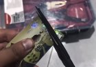 Imbas Pemblokiran Rekening Aktivis, Netizen Ramai-Ramai Gunting Kartu ATM Mandiri
