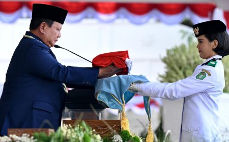 Presiden Prabowo Pimpin Upacara Detik-Detik Proklamasi di Istana Merdeka