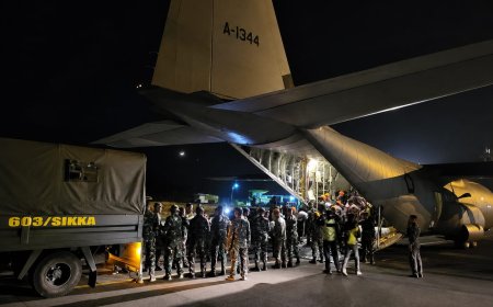 Super Hercules TNI AU Tiba di Maumere, Bawa Bantuan Pascagempa