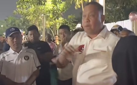 Ketegangan Ruang Publik: Wali Kota Bekasi Tertibkan PKL di Plaza Stadion Patriot