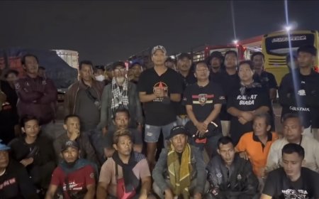 Didekati Massa Anarko, Rombongan Botok Pati Pilih Evakuasi Mandiri dari Gedung DPR