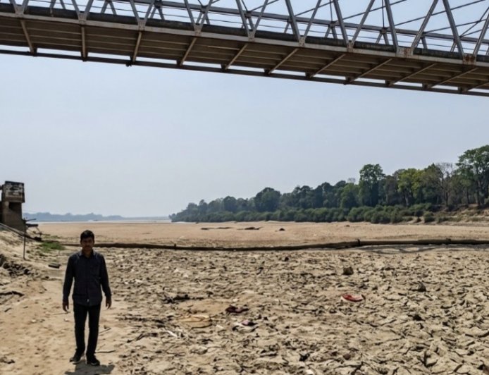 Sungai Barito Mengering Akibat Kemarau, Berubah Jadi 'Gurun Pasir' dan Lumpuhkan Pelayaran
