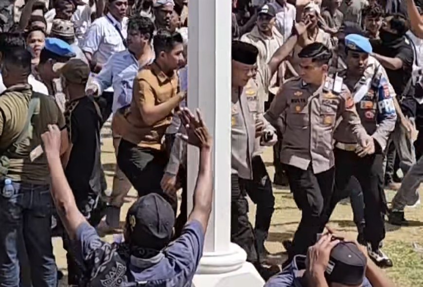 Peringatan Hari Damai Aceh Ricuh, Wakapolda Diusir Massa dari Masjid Raya Baiturrahman