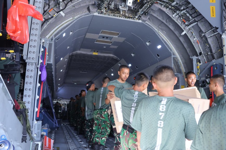 Percepat Penanganan Pascagempa NTT, Airbus A400M TNI Angkut Puluhan Ton Bantuan