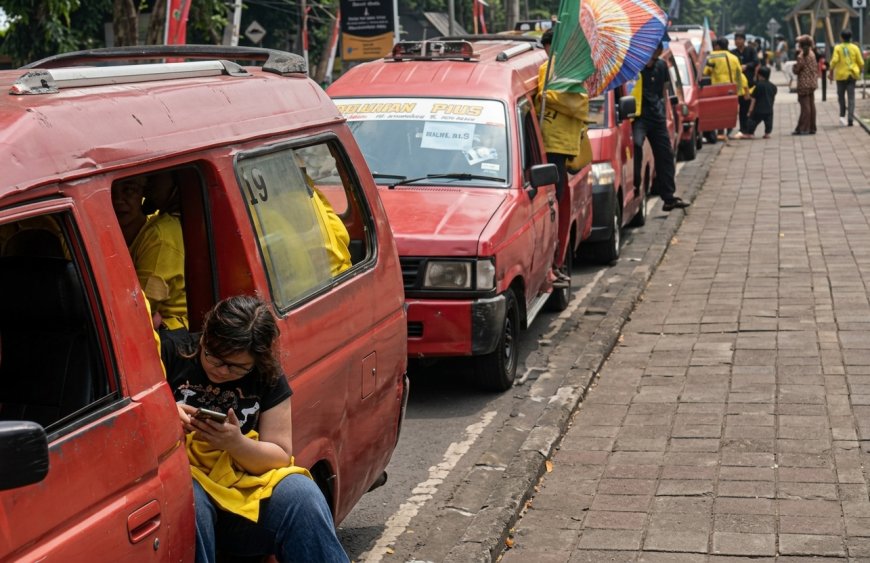 Sempat Diwarnai Ketegangan, Demo BEM UI di Dukuh Atas Berakhir Kondusif Usai Negosiasi