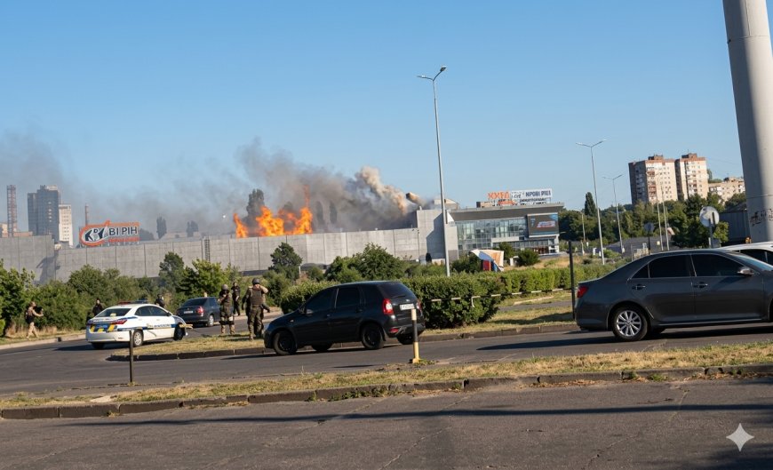 Serangan "Double-Tap" Rusia Hantam Pusat Perbelanjaan Ukraina, 16 Tewas dan Ratusan Terluka