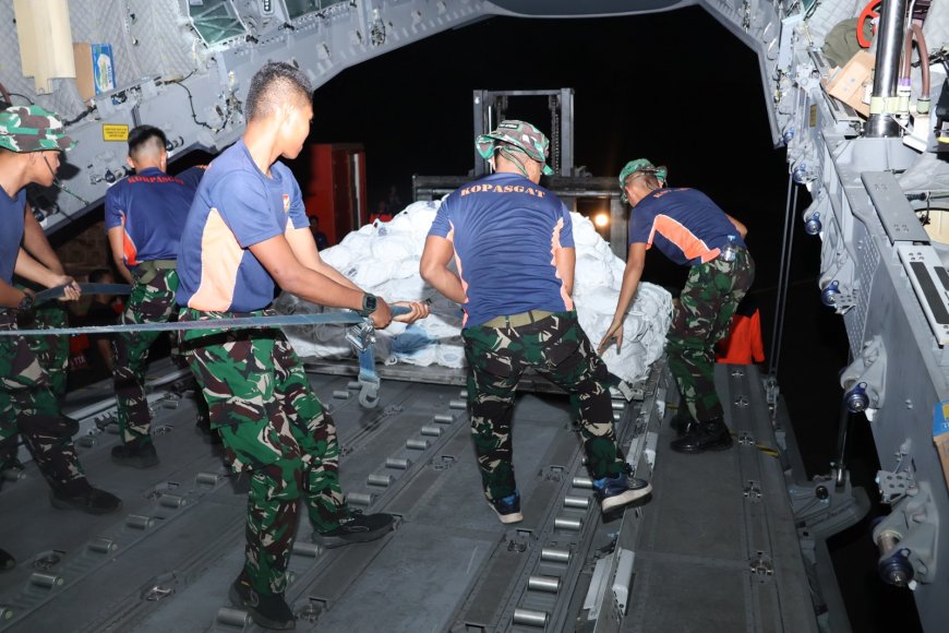 TNI AU Telah Distribusikan 729 ton Bantuan untuk Masyarakat Terdampak Gempa NTT