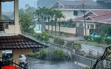 Akhir dari Kemarau Panjang, Hujan Deras Guyur Pontianak dan Usir Kabut Asap