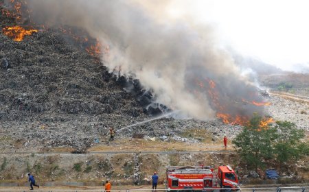 TPA Putri Cempo Terbakar Lagi: Sampah, Api dan Risiko yang Terus Diderita Warga
