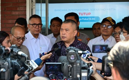 Menhub Dudy: Keselamatan Utama, Dampak Erupsi Gunung Anak Krakatau Terus Dimonitor