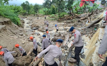 Galodo Menerjang Solok, Polri Kerahkan SAR Mapolres Jadi Tempat Pengungsian