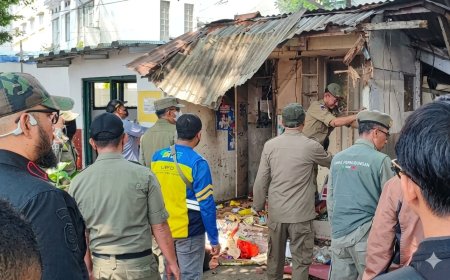 Satpol PP Jabar Terus Tertibkan Bangunan Tak Beirizin di Jl. Cihampelas