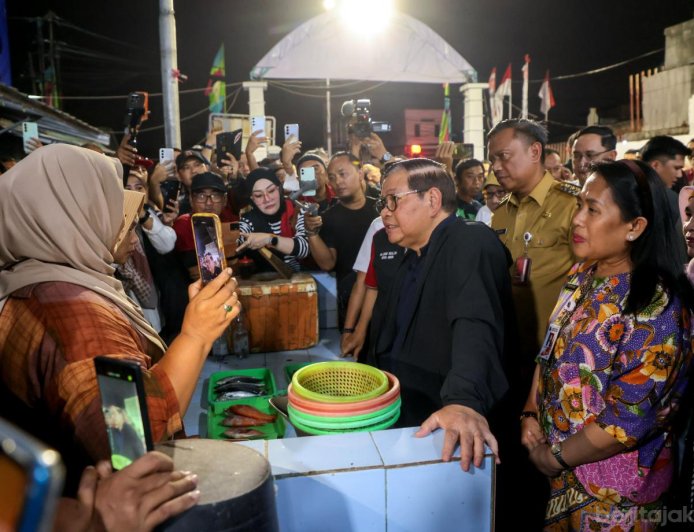 Relokasi Pedagang Trotoar ke Pasar Kramat Jati, Mas Pram Gratiskan Sewa selama 6 Bulan