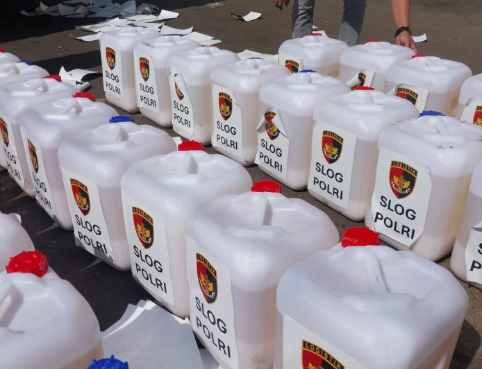 Polri Gerak Cepat Dukung Pemadaman Karhutla Sumsel dengan Formula X-Fire