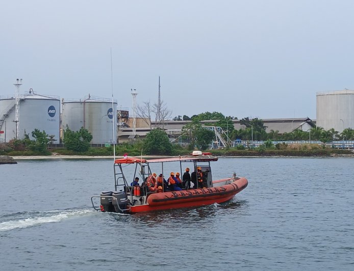 Polda Lampung Perkuat Pencarian 5 Wartawan dan 3 Kru Kapal yang Hilang Kontak di Selat Sunda