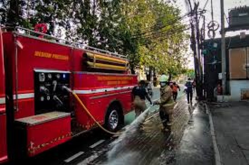 Antisipasi Sebaran Abu Vulkanik, Pemprov DKI Serentak Lakukan Water Mist di Lima Wilayah