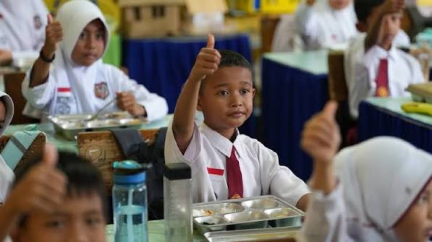 BGN Sesuaikan Sementara Operasional MBG di Sejumlah Wilayah Jawa Barat Akibat Erupsi Gunung Anak Krakatau