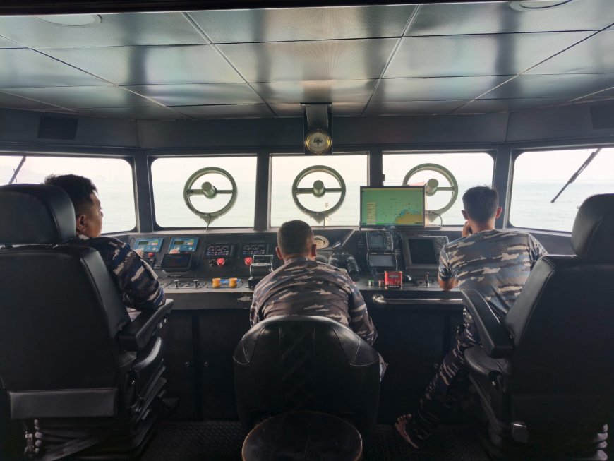 TNI AL Kerahkan Unsur Kapal Perang, Cari  Lima Jurnalis Yang Hilang Kontak Saat Meliput Gunung Anak Krakatau