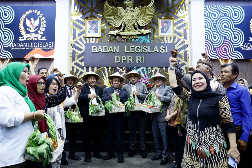 Menitikkan Air Mata, Ketua Baleg Terharu Akhirnya Pejuang Reforma Agraria Dapatkan Keadilan