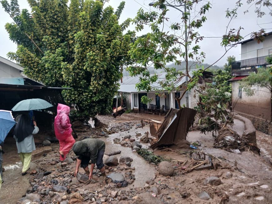 Banjir Bandang Terjang Kabupaten Solok, Satu Warga Meninggal dan Satu Masih dalam Pencarian