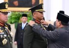 Presiden Prabowo Lantik Jenderal Tandyo Budi Revita sebagai KSAD di Istana Negara