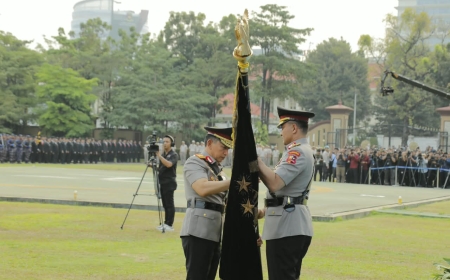 Panji Tribrata Diserahkan, Tongkat Estafet Kepemimpinan Polri Beralih ke Jenderal Suyudi