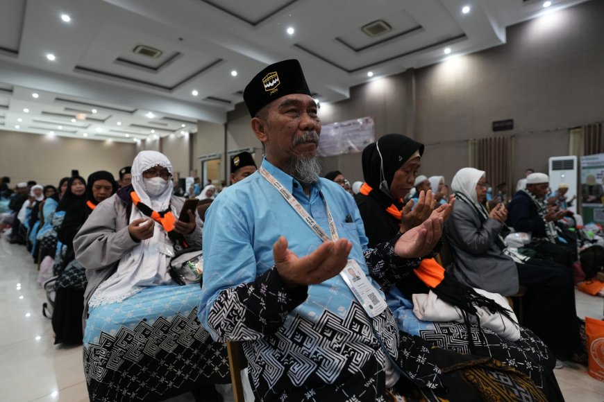 Komisi VIII Tetapkan BPIH 2027, Biaya Pelunasan Jemaah Haji Turun