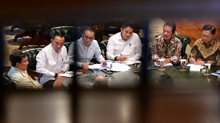 Seskab Teddy: Presiden Prabowo Instruksikan Percepatan Pembangunan 100 Kampung Nelayan