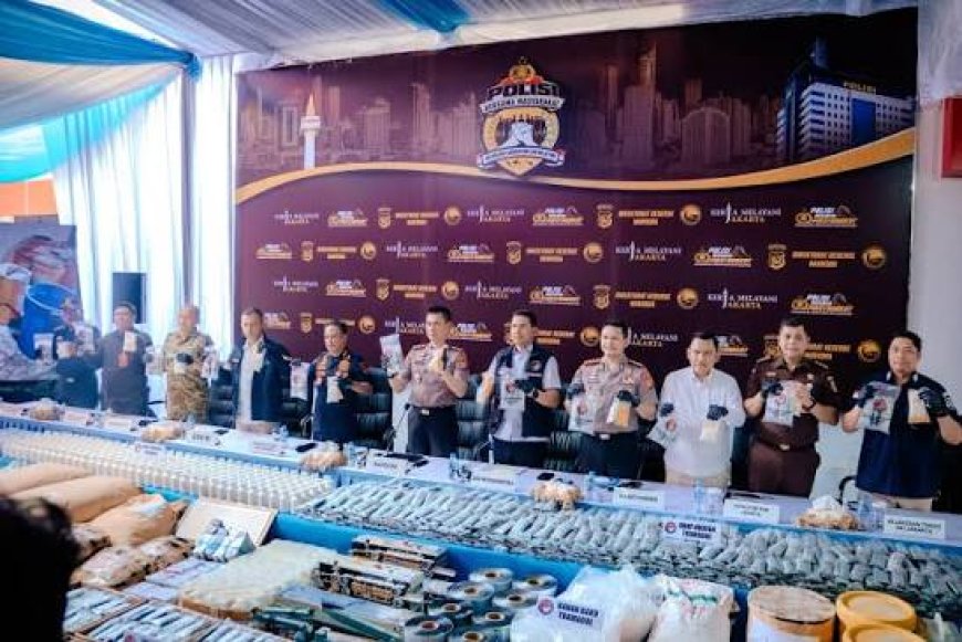 Polda Metro Jaya Bongkar Produksi Obat Keras Ilegal di Sukoharjo, 7 Juta Butir Disita