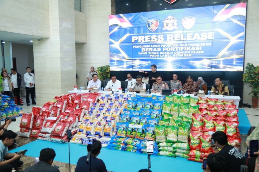 Bareskrim Polri Ungkap Dugaan Beras Fortifikasi Tak Sesuai Label, Sita 1.194 Kemasan Senilai Rp155 Juta